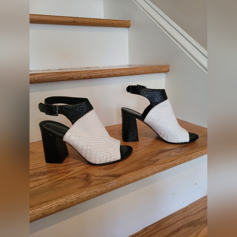 M Gemi Black & White Snake Skin Sandals